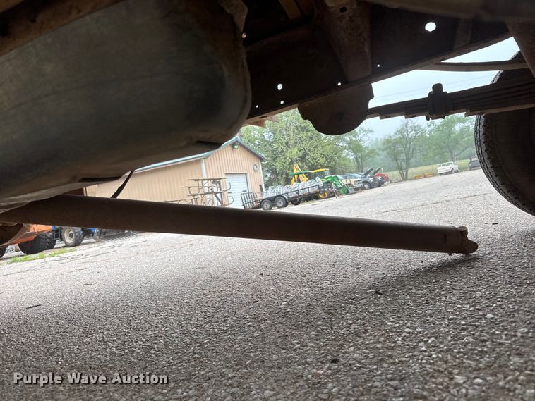 image for item ET1992 1992 Chevrolet 3500 Ext. Cab dump flatbed pickup truck