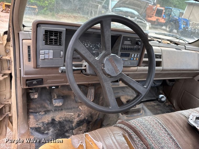image for item ET1992 1992 Chevrolet 3500 Ext. Cab dump flatbed pickup truck