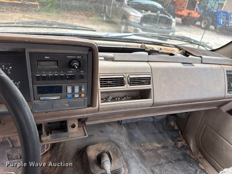 image for item ET1992 1992 Chevrolet 3500 Ext. Cab dump flatbed pickup truck