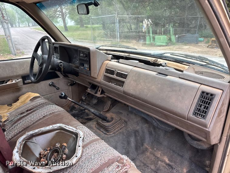 image for item ET1992 1992 Chevrolet 3500 Ext. Cab dump flatbed pickup truck