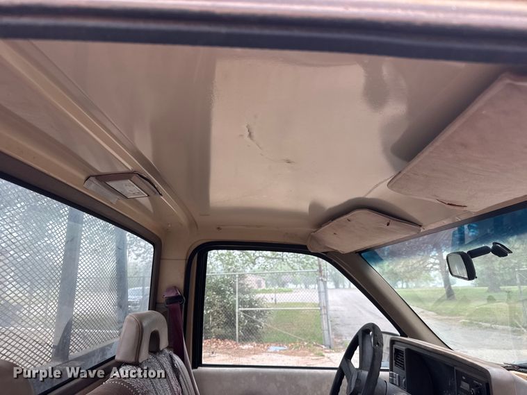 image for item ET1992 1992 Chevrolet 3500 Ext. Cab dump flatbed pickup truck