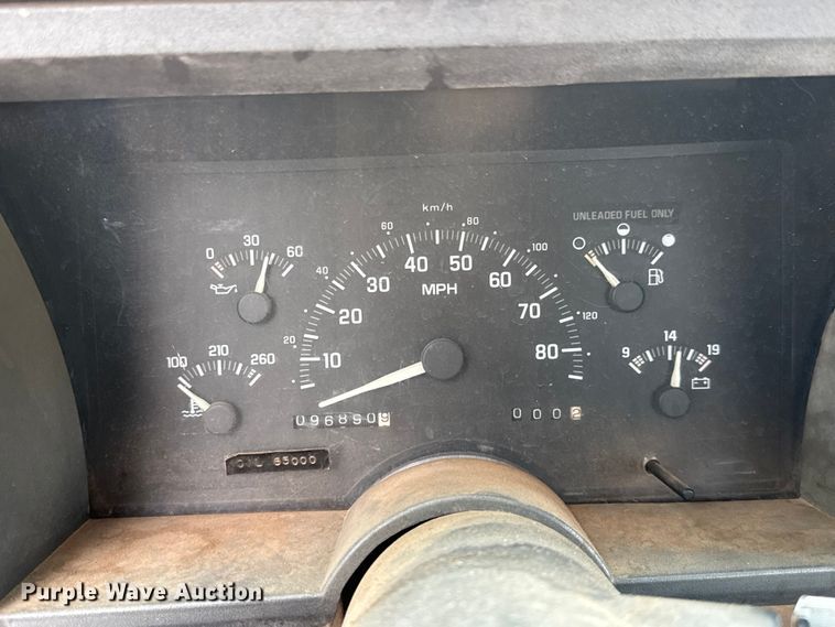image for item ET1992 1992 Chevrolet 3500 Ext. Cab dump flatbed pickup truck