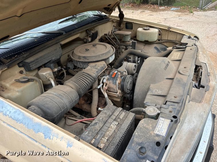 image for item ET1992 1992 Chevrolet 3500 Ext. Cab dump flatbed pickup truck