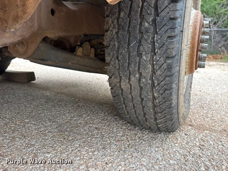 image for item ET1992 1992 Chevrolet 3500 Ext. Cab dump flatbed pickup truck