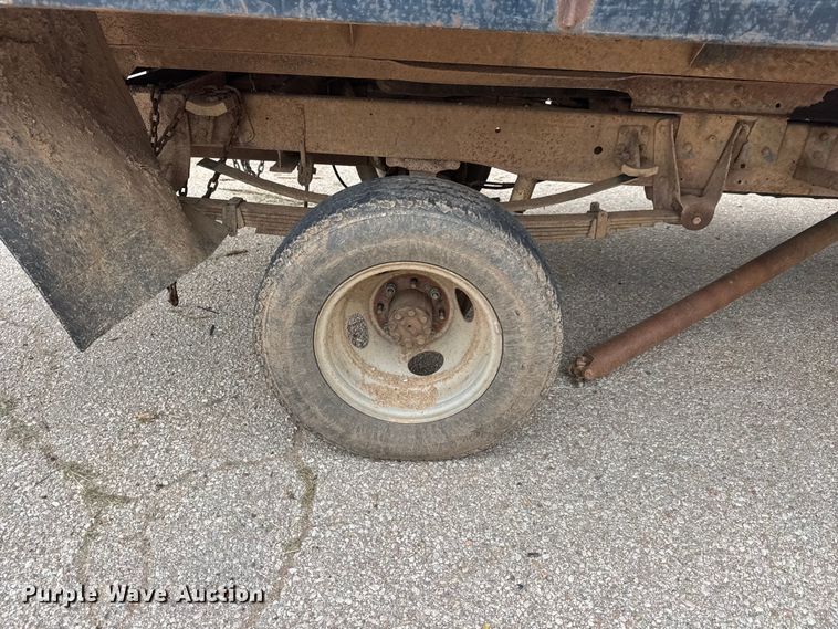 image for item ET1992 1992 Chevrolet 3500 Ext. Cab dump flatbed pickup truck