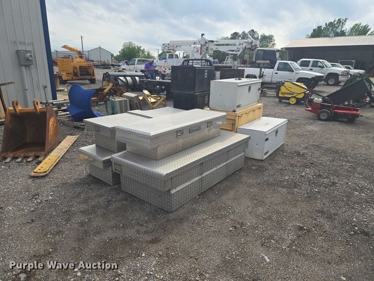 image for item ET5106 (10) tool boxes