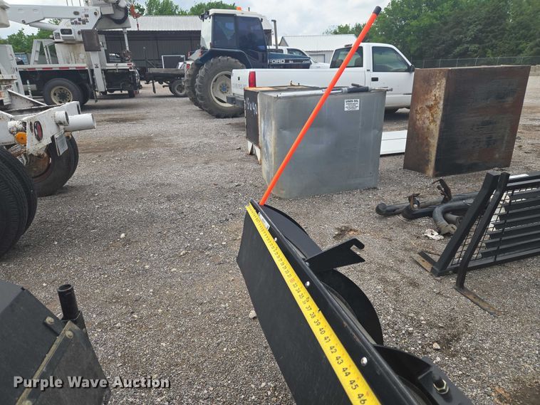 image for item ET5117 Snow Dogg CM100 snow plow