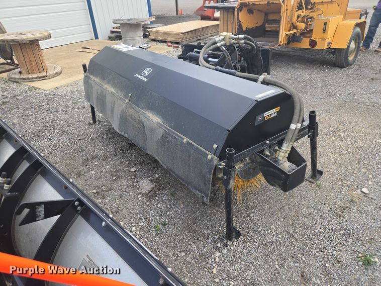 image for item ET5118 John Deere BA84 skid steer broom