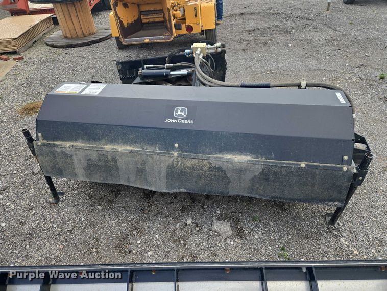 image for item ET5118 John Deere BA84 skid steer broom