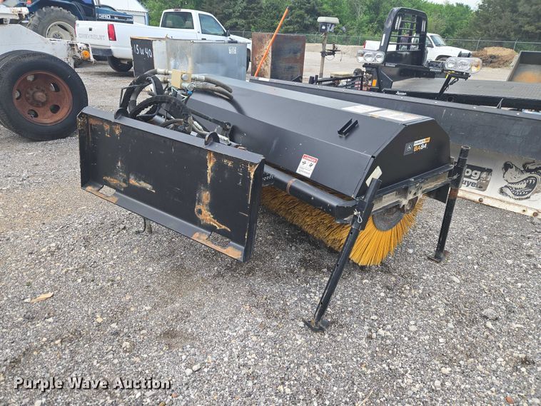 image for item ET5118 John Deere BA84 skid steer broom