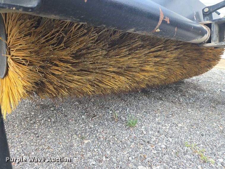 image for item ET5118 John Deere BA84 skid steer broom