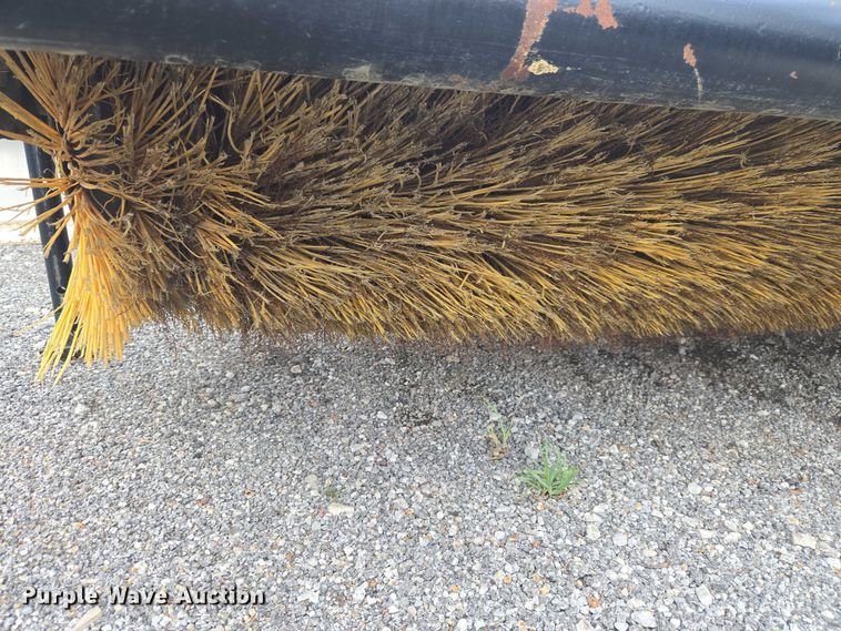 image for item ET5118 John Deere BA84 skid steer broom