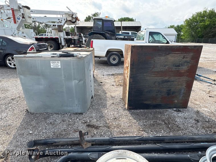 image for item ET5121 (3) oil tanks