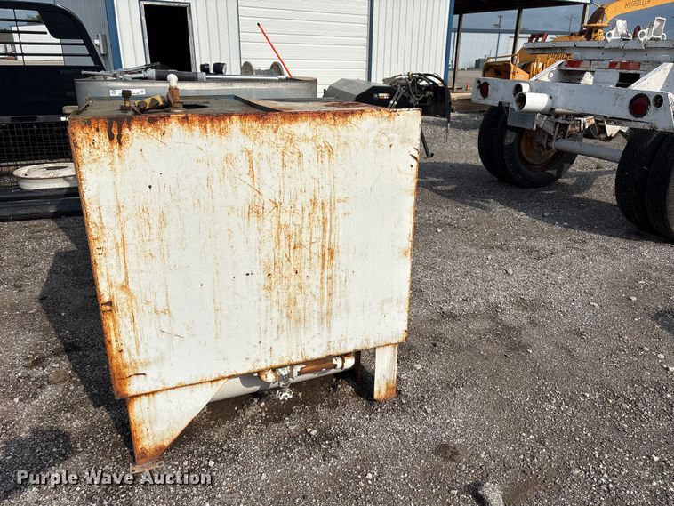 image for item ET5121 (3) oil tanks