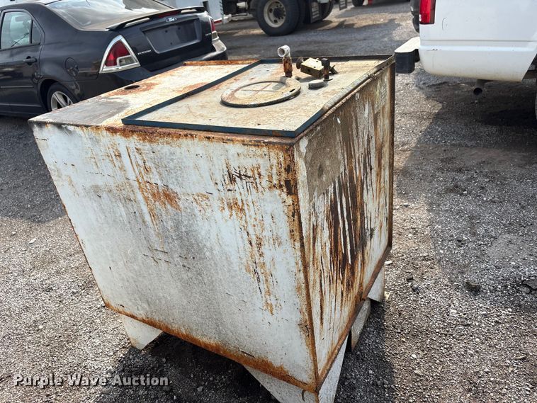 image for item ET5121 (3) oil tanks