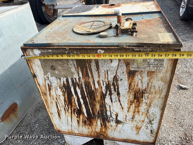 image for item ET5121 (3) oil tanks