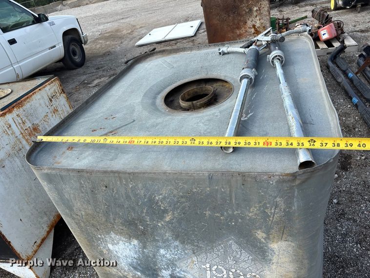 image for item ET5121 (3) oil tanks