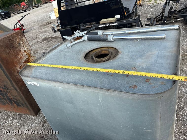 image for item ET5121 (3) oil tanks