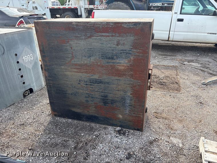 image for item ET5121 (3) oil tanks