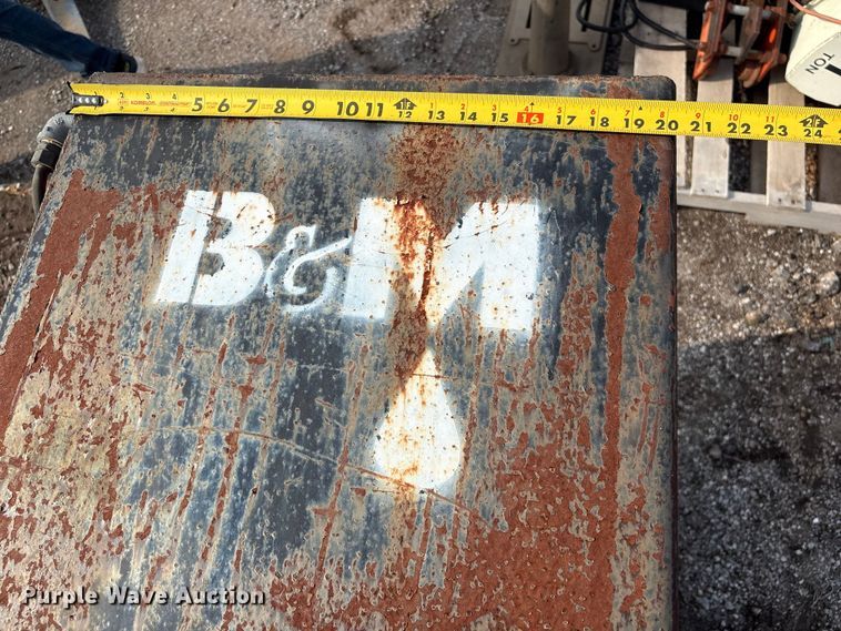 image for item ET5121 (3) oil tanks