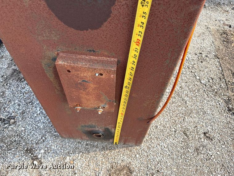 image for item ET5121 (3) oil tanks