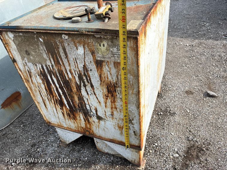 image for item ET5121 (3) oil tanks