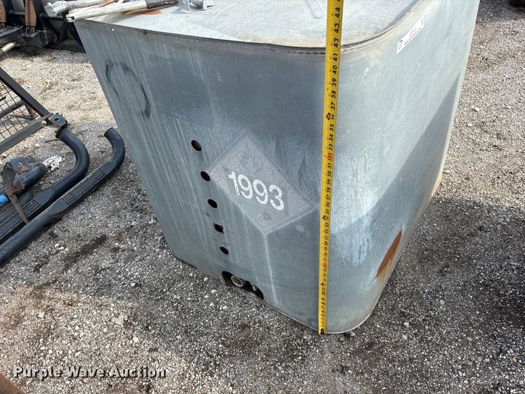 image for item ET5121 (3) oil tanks