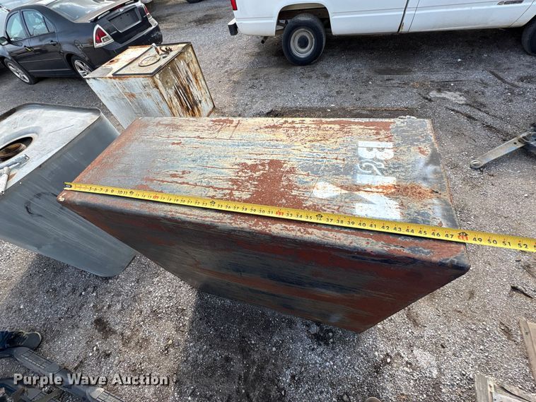 image for item ET5121 (3) oil tanks