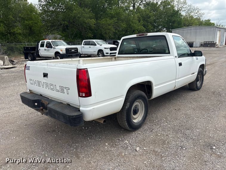 image for item ET5123 1995 Chevrolet Silverado 1500 pickup truck