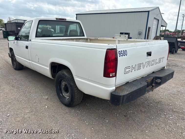 image for item ET5123 1995 Chevrolet Silverado 1500 pickup truck