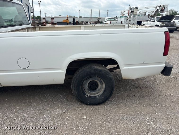 image for item ET5123 1995 Chevrolet Silverado 1500 pickup truck