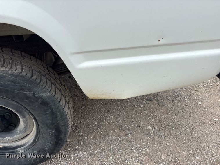 image for item ET5123 1995 Chevrolet Silverado 1500 pickup truck