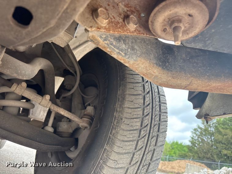 image for item ET5123 1995 Chevrolet Silverado 1500 pickup truck