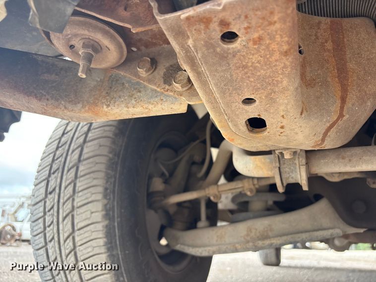 image for item ET5123 1995 Chevrolet Silverado 1500 pickup truck