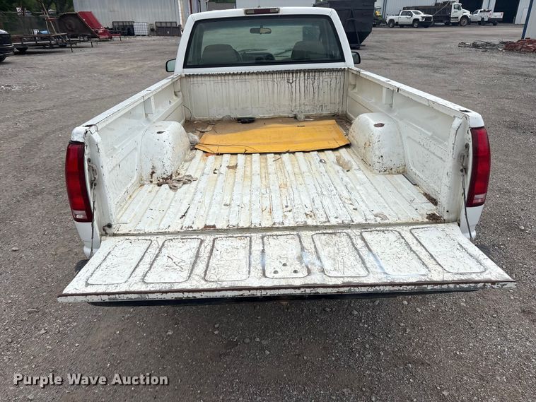 image for item ET5123 1995 Chevrolet Silverado 1500 pickup truck