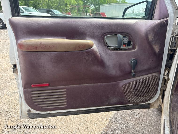 image for item ET5123 1995 Chevrolet Silverado 1500 pickup truck