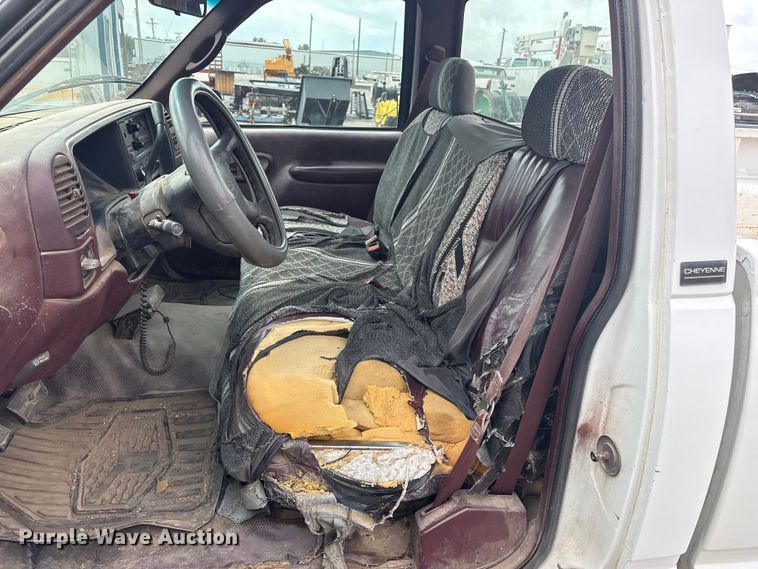 image for item ET5123 1995 Chevrolet Silverado 1500 pickup truck