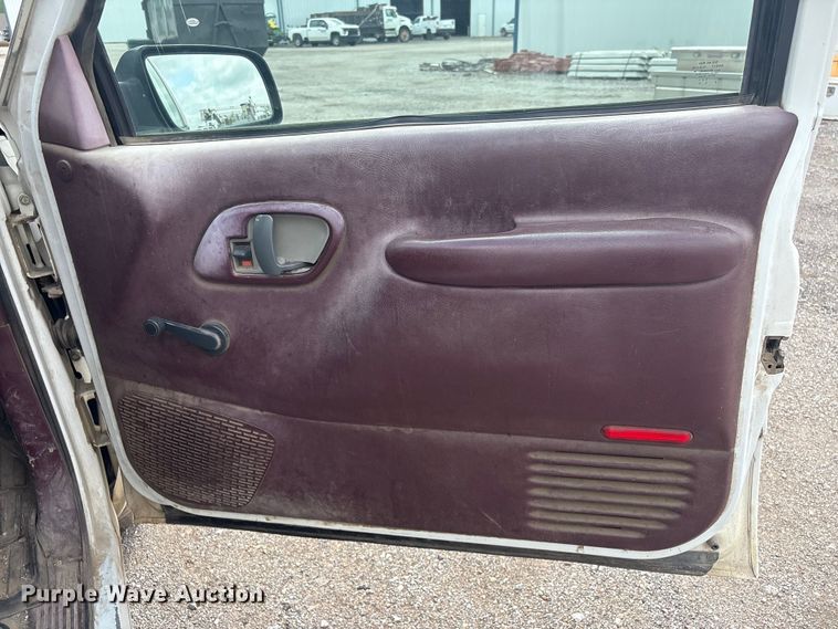 image for item ET5123 1995 Chevrolet Silverado 1500 pickup truck