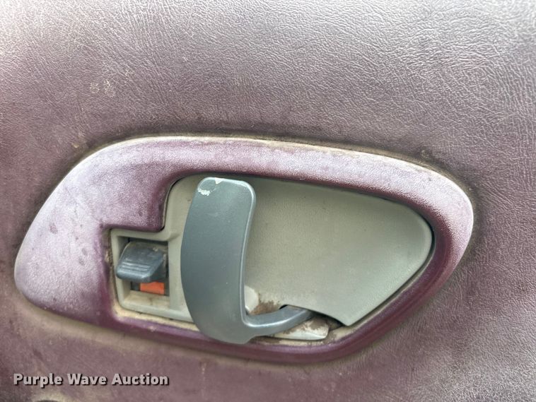 image for item ET5123 1995 Chevrolet Silverado 1500 pickup truck