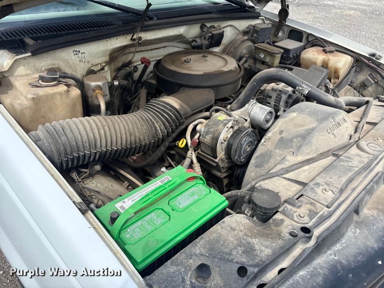 image for item ET5123 1995 Chevrolet Silverado 1500 pickup truck