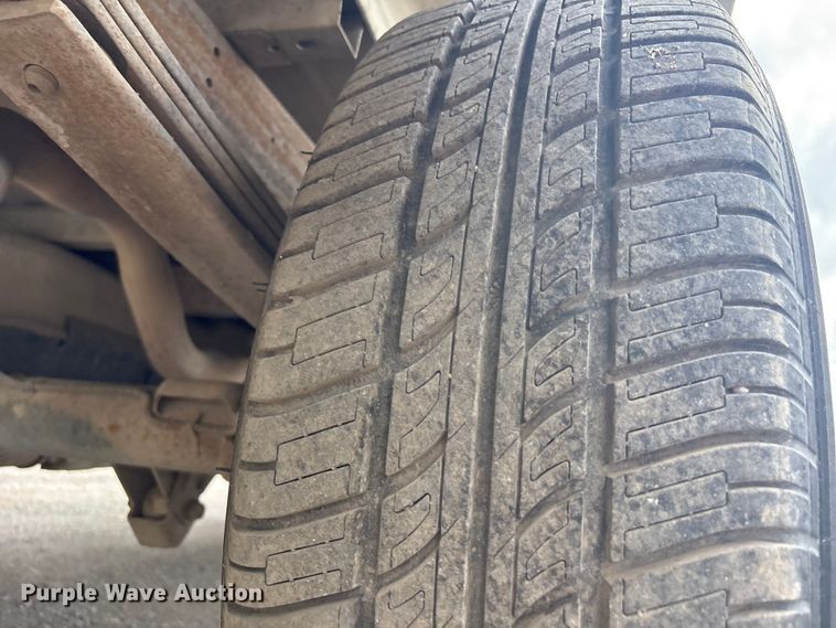 image for item ET5123 1995 Chevrolet Silverado 1500 pickup truck