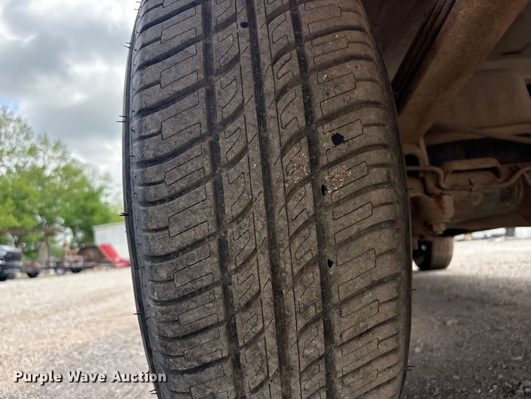 image for item ET5123 1995 Chevrolet Silverado 1500 pickup truck