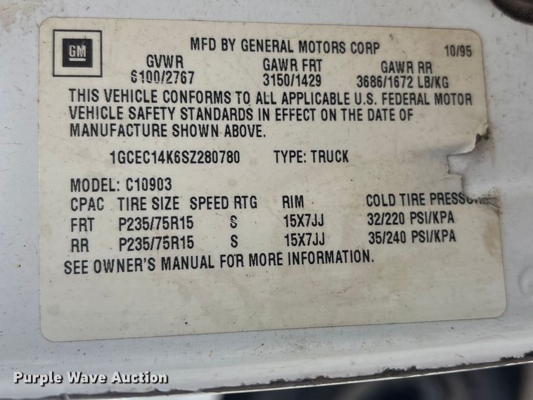 image for item ET5123 1995 Chevrolet Silverado 1500 pickup truck