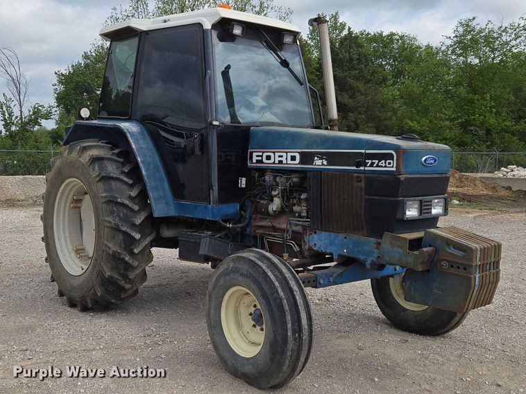 image for item ET5124 Ford 7740 tractor