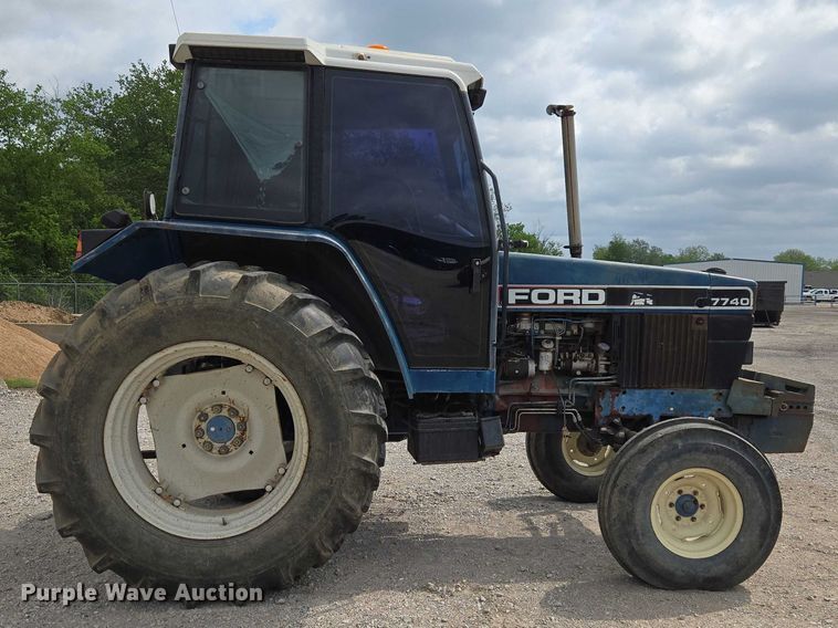 image for item ET5124 Ford 7740 tractor