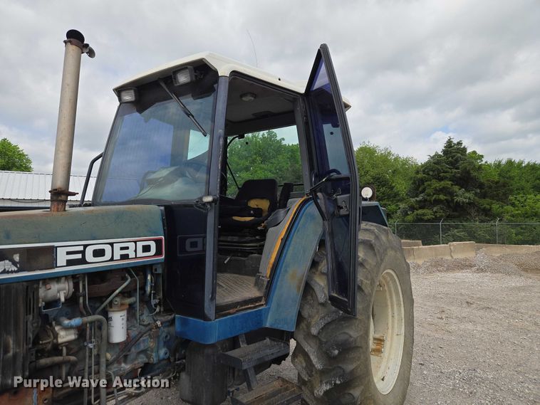 image for item ET5124 Ford 7740 tractor