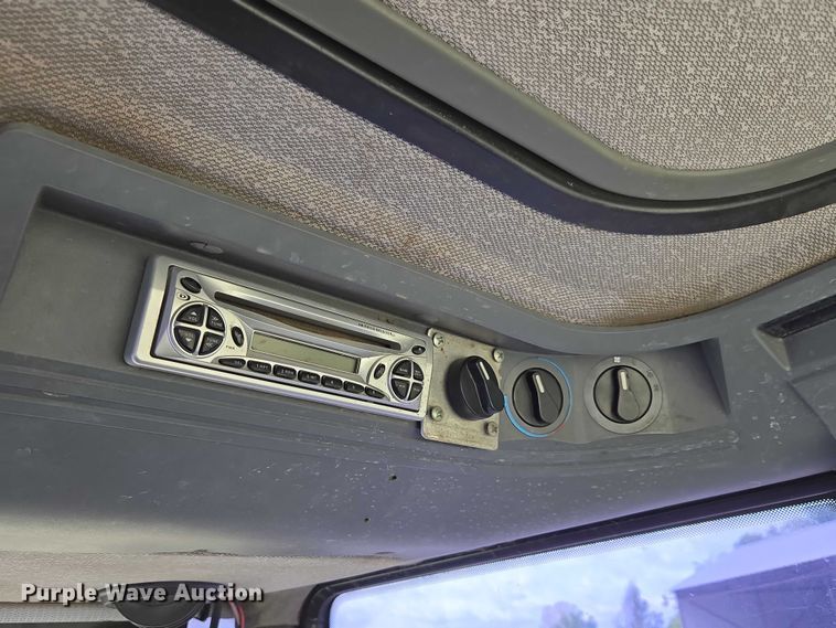 image for item ET5124 Ford 7740 tractor