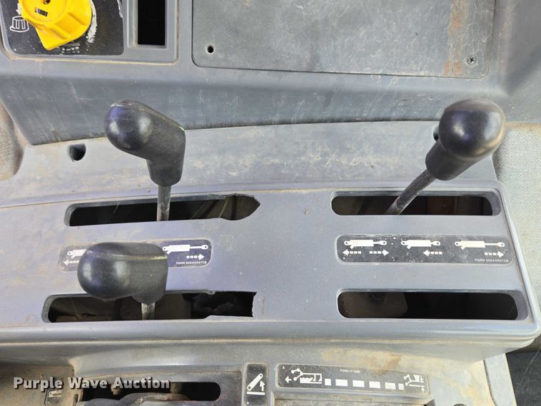 image for item ET5124 Ford 7740 tractor