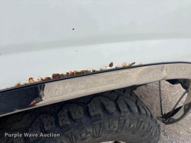 image for item ET5125 2001 Chevrolet Silverado 1500 Ext. Cab pickup truck