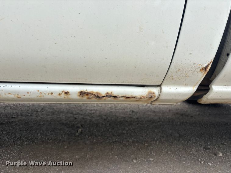 image for item ET5125 2001 Chevrolet Silverado 1500 Ext. Cab pickup truck